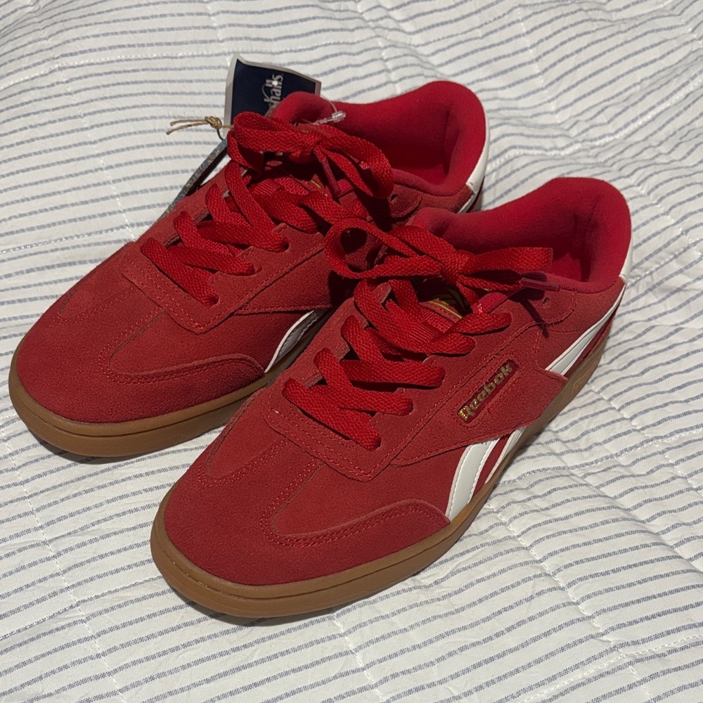 Reebok Men's Red and White Sneakers